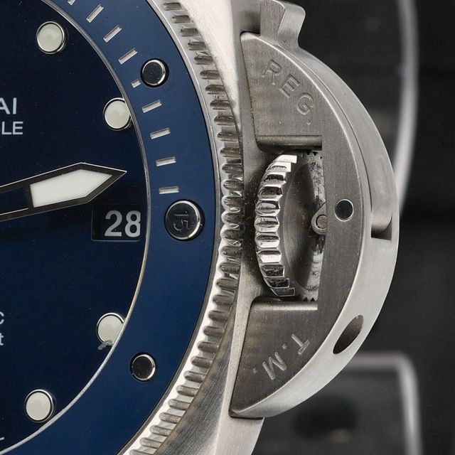 Panerai Submersible PAM01068 Image 5